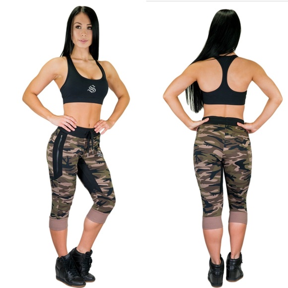 Womens MeshTech 3/4 Training Pant - Green Camo - Picture 3 of 8